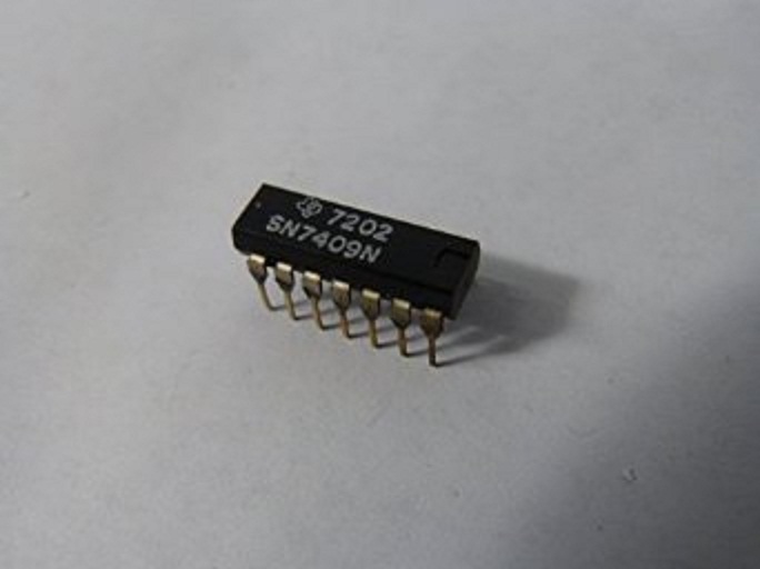 7409 DIP Quad 2-Input AND Gate With Open Collector Outputs