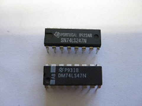 74247 DIP BCD To 7-Segment Decoder / Driver With 15V Open Colllector Outputs