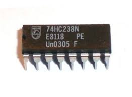 74238 DIP 1-Of-8 Decoder / Demultiplexer, Active High Outputs