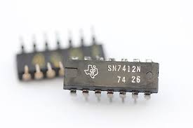 7412 DIP Triple 3-Input NAND Gate With Open Collector Outputs