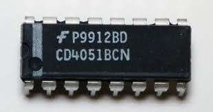 4051 DIP Analogue Multiplexer / Demultiplexer (1-Of-8 Switch)