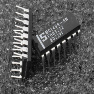 MC1408 8-bit multiplying D/A converter